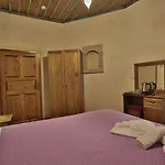 Hotel Relic House 2*