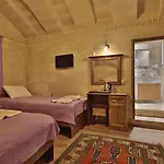 Relic House Hotel 2*